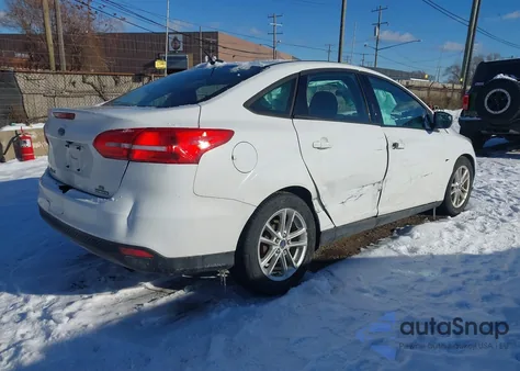 2015 Ford Focus Se z USA, uszkodzony, nr VIN 1FADP3F24FL347383